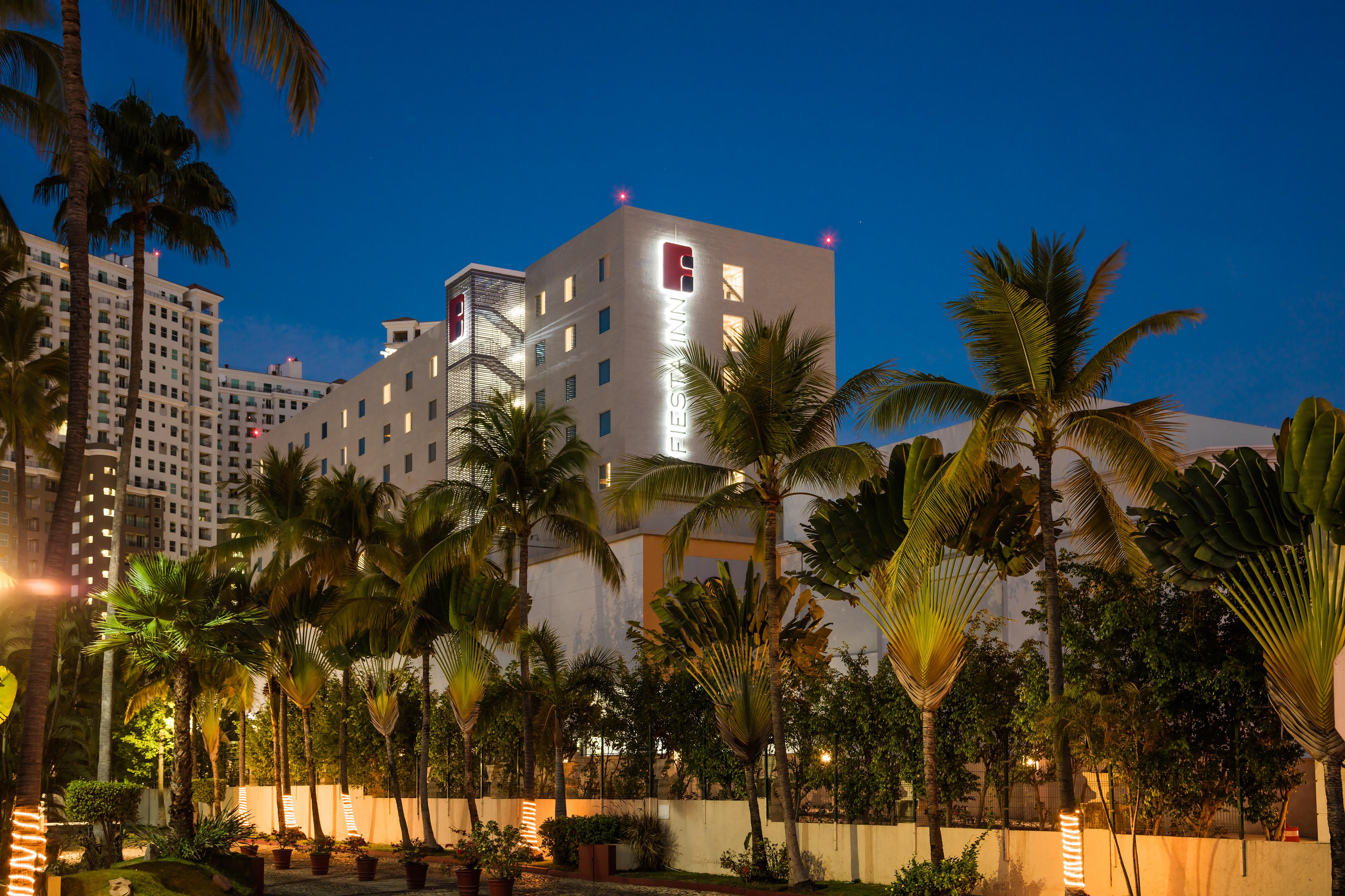 Fiesta Inn Puerto Vallarta Isla Экстерьер фото